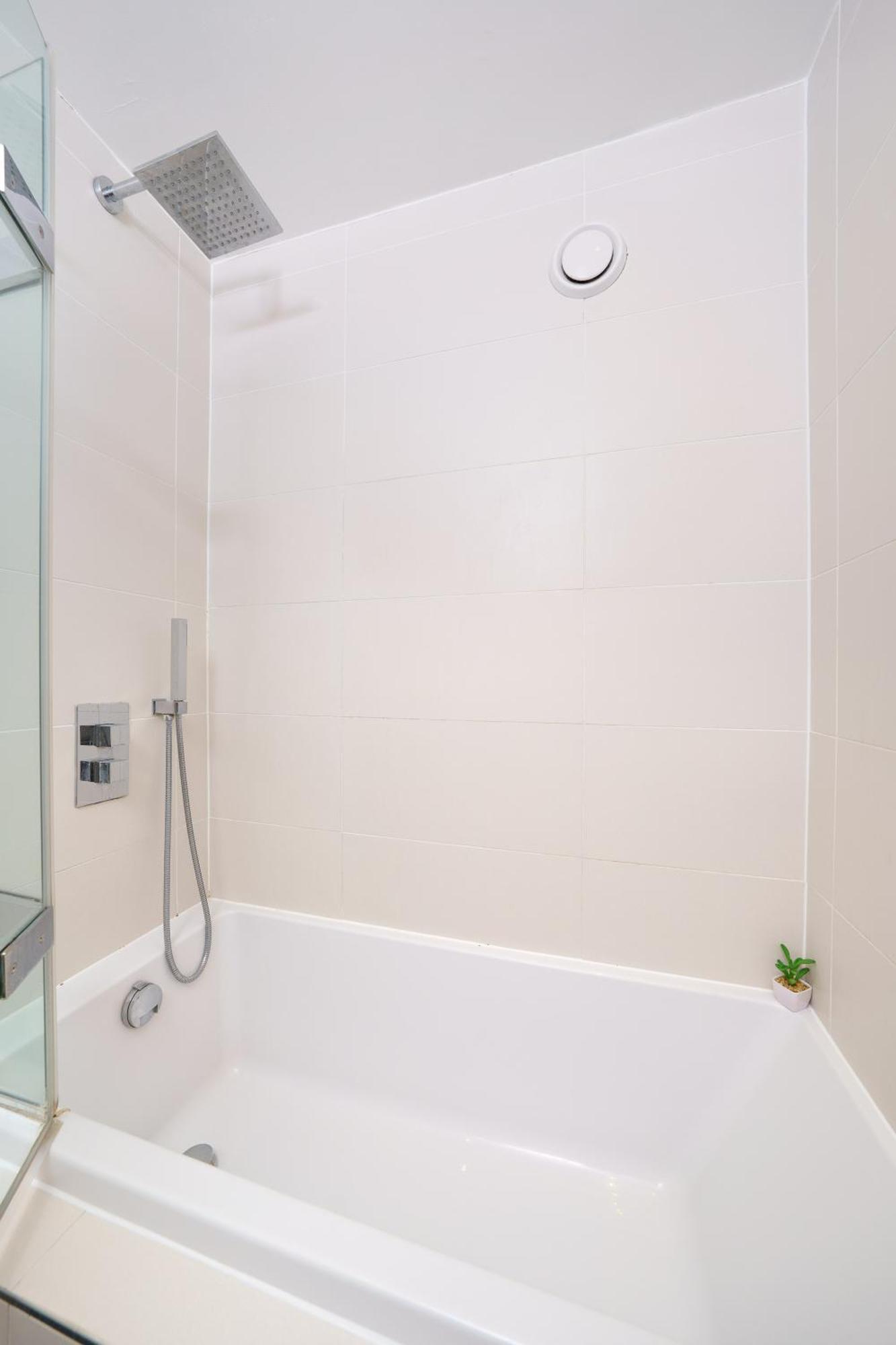 En-Suite Room In Zone 1 Londen Buitenkant foto