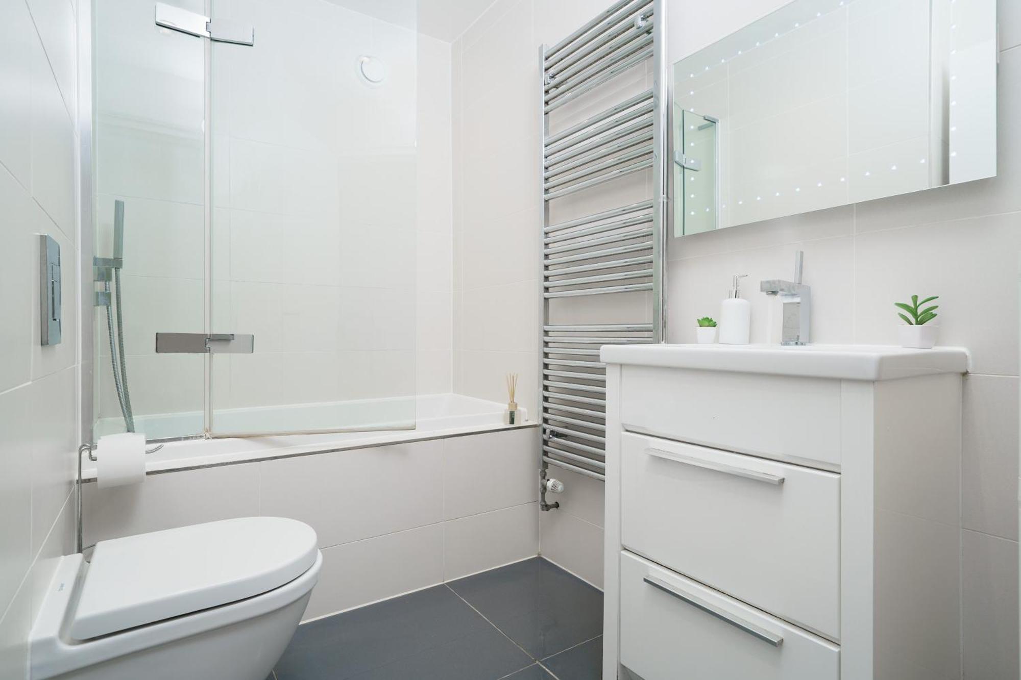 En-Suite Room In Zone 1 Londen Buitenkant foto